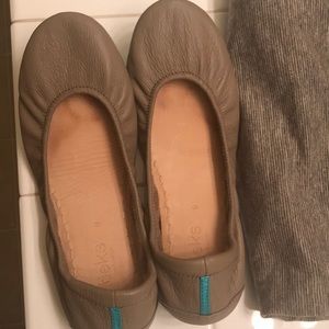 Tieks Taupe Size 9